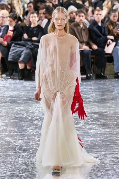 Look 29